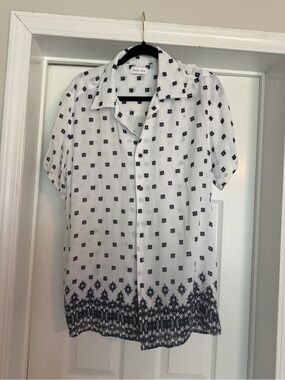 RAGA White and Navy Short-Sleeve Button Down Shirt